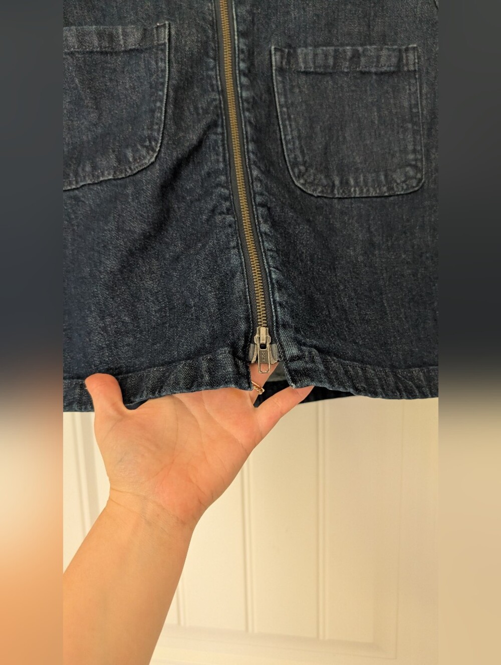 Dark Wash Denim Front-Zip Mini Skirt - 4 - Picture 5 of 8